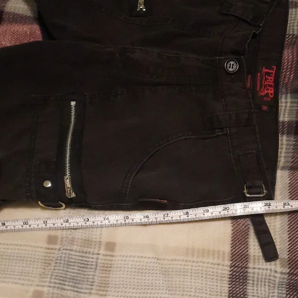 Men's Black Cargo Pants - Picture 7 of 7